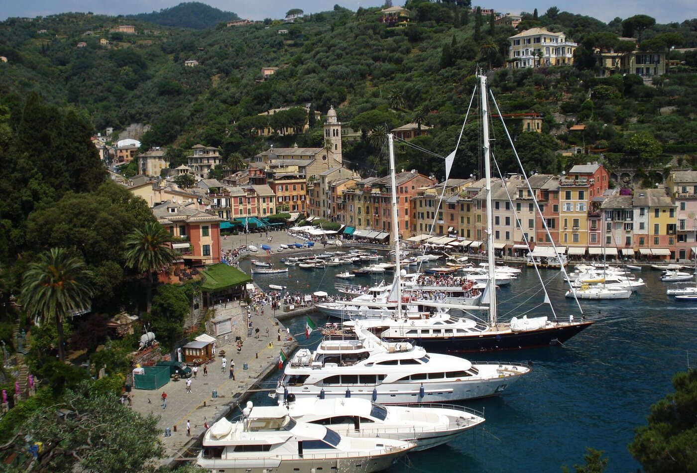 Portofino harbor и Italian Riviera