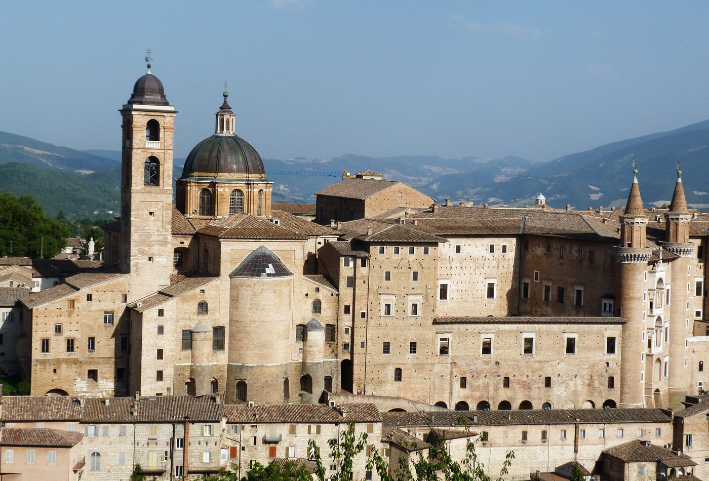 Urbino и Renaissance landscape